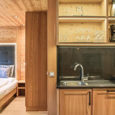 Alpinflair Apart Otel Urtijëi